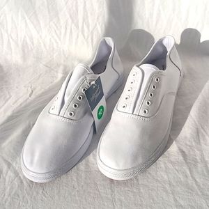 Universal Thread Women's White Sneakers Size 10